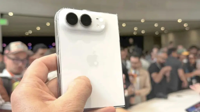 iPhone Duo в сложенном виде